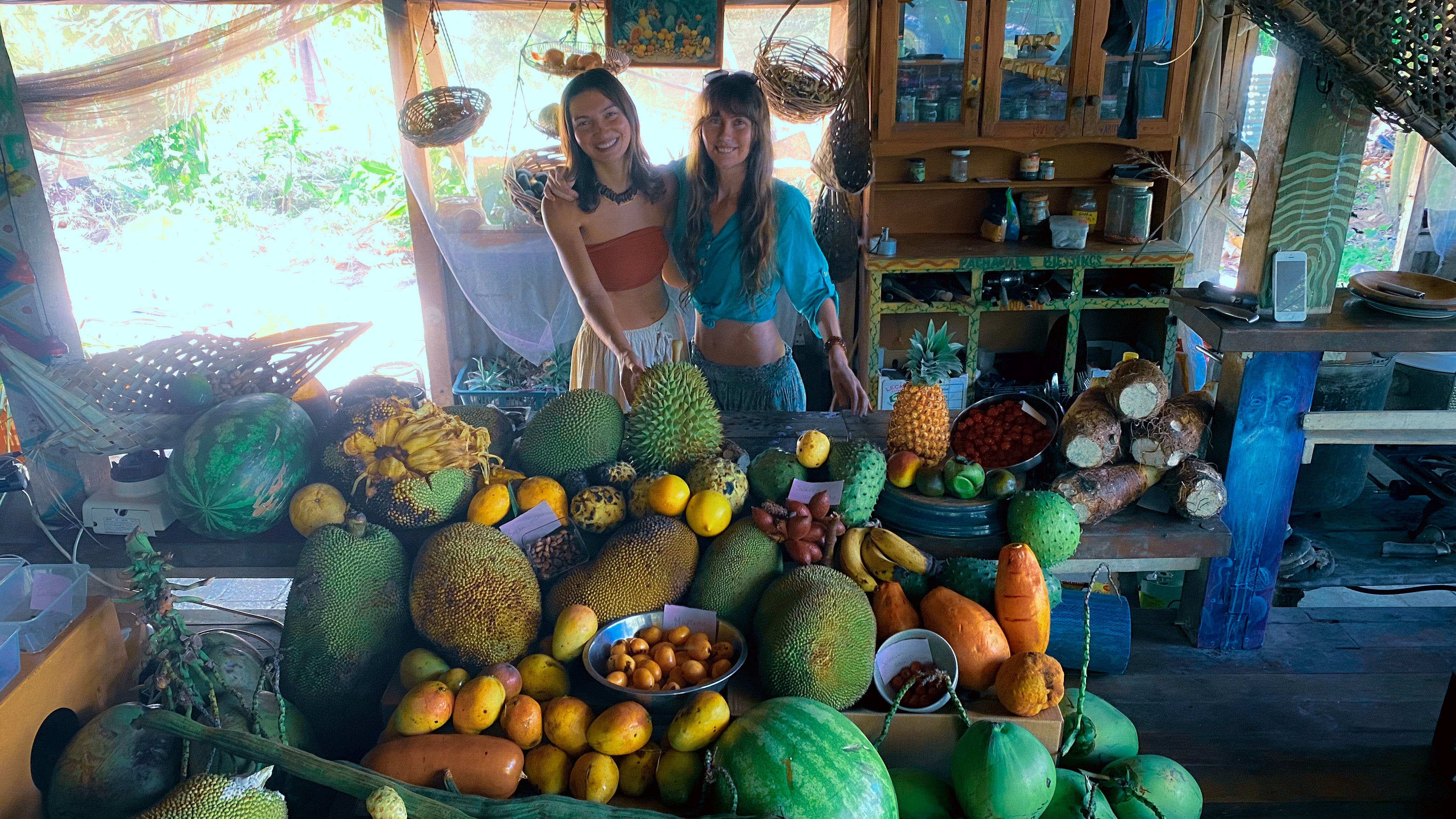 What Is A FruitBased Diet? Freelee The Banana Girl